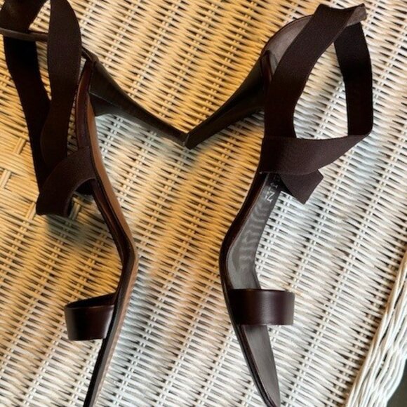 Anne Klein leather sandal. Size 10M. Never worn - Brand new - Picture 4 of 5